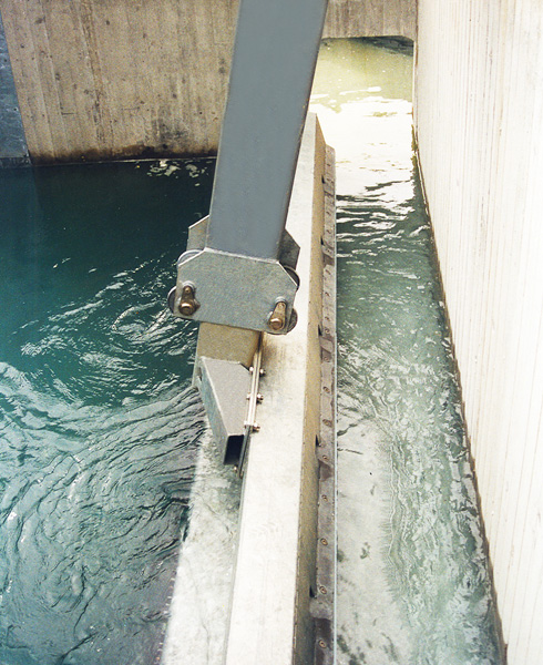 Scrapers or Flushing Channels